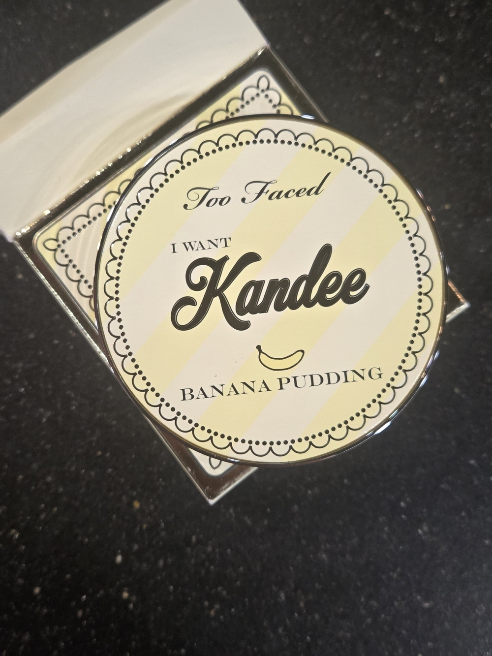 Too Faced I Want Kandee Banana Pudding Powder